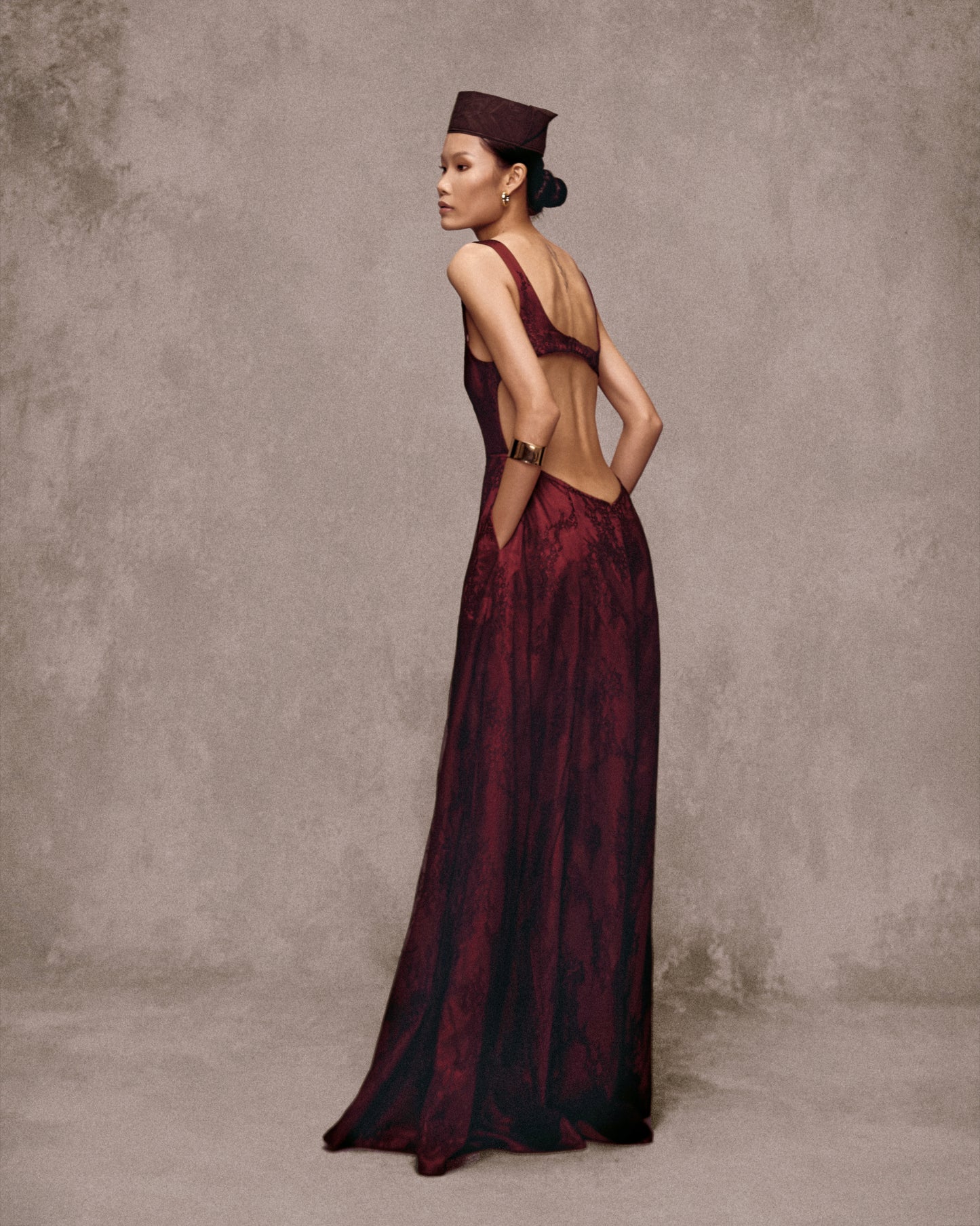 Nhà Rồng Tafta Gown